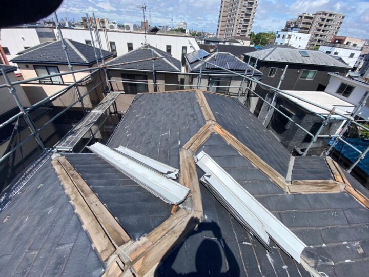 屋根葺き替え工事①